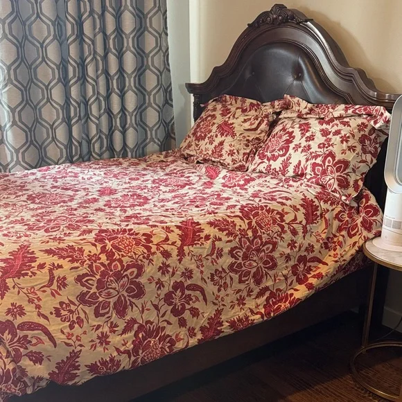 Pottery Barn Red and Cream Floral Duvet Cover - Picture 2 of 3
